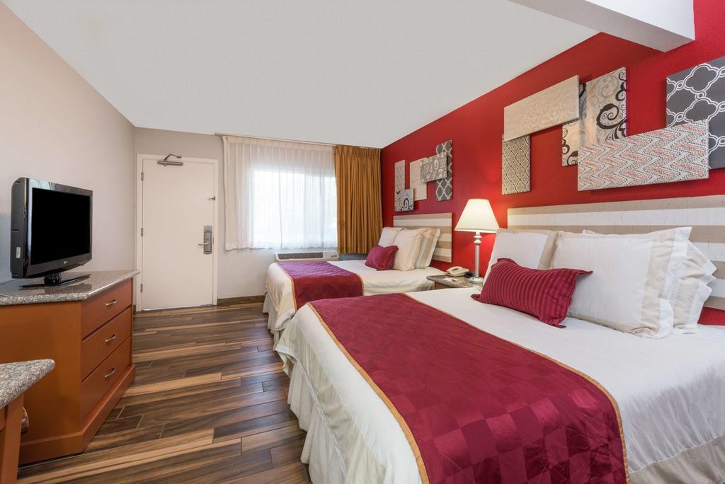 รามาดา บาย วินด์แฮม เนียร์ ซีเวิร์ลด์ มิสชัน บีช Hotel ซานดิเอโก ภายนอก รูปภาพ
